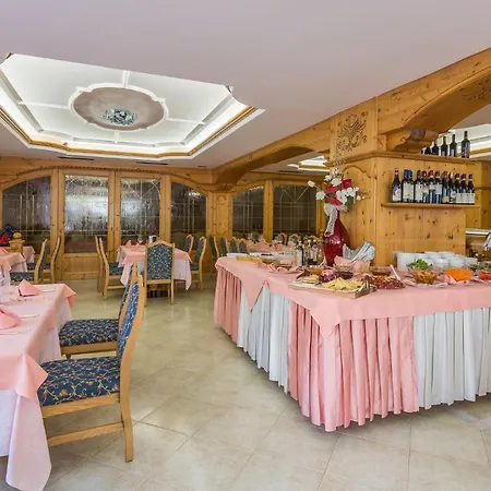 圣拉斐尔酒店 4* Madonna